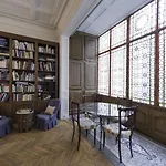 Veeve - Champs-Elysees Hideaway
