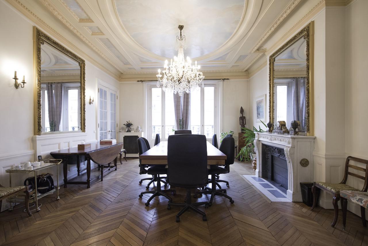 Veeve - Champs-elysees Hideaway Apartment