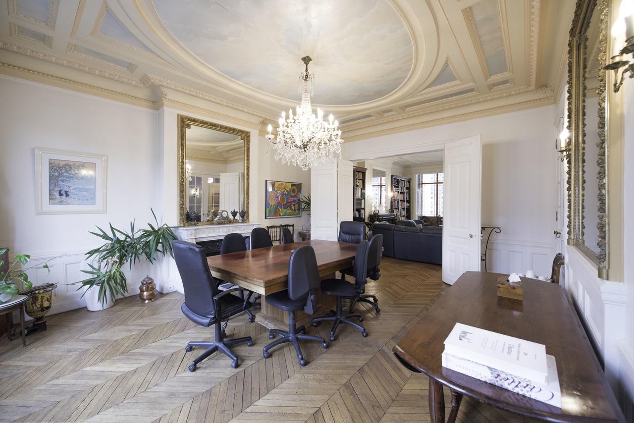 Apartment Veeve - Champs-elysees Hideaway Paris