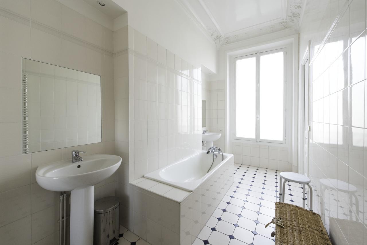 Veeve - Champs-elysees Hideaway Apartment